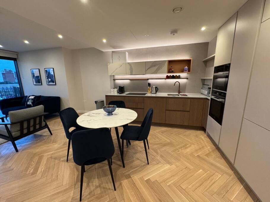 Luxury 2 Bed And 2 Bath Flat With Air Condition Londra